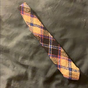 One men’s tie from Missoni